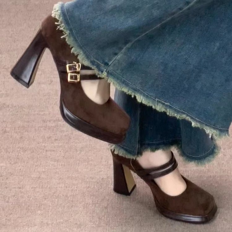 Vintage Fashion Fabrics - Zapatos Mary Jane Vintage de Tacón