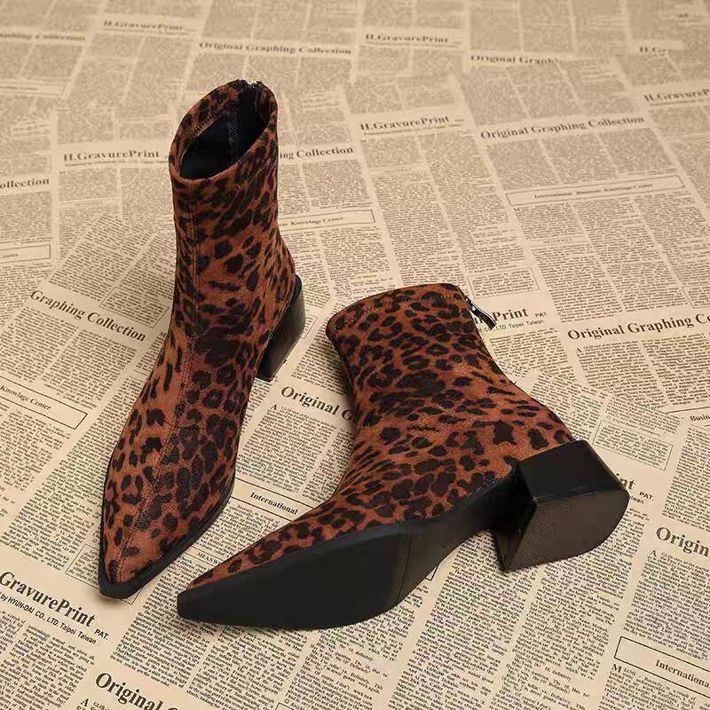 Vintage Fashion Female - Nuevos botines modernos de tacón bajo