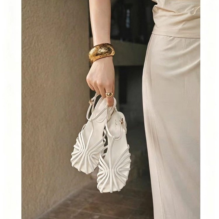 Sandalias de tacón bajo estilo - Vintage Fashion Outfit reseña y precio