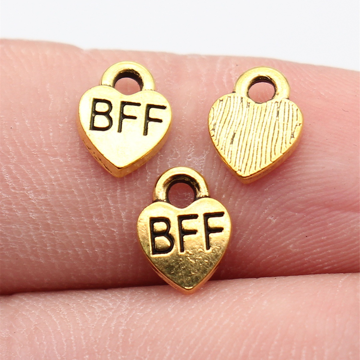 40 Piezas de Dijes de Corazón  - Vintage Fashion Stores reseña y precio