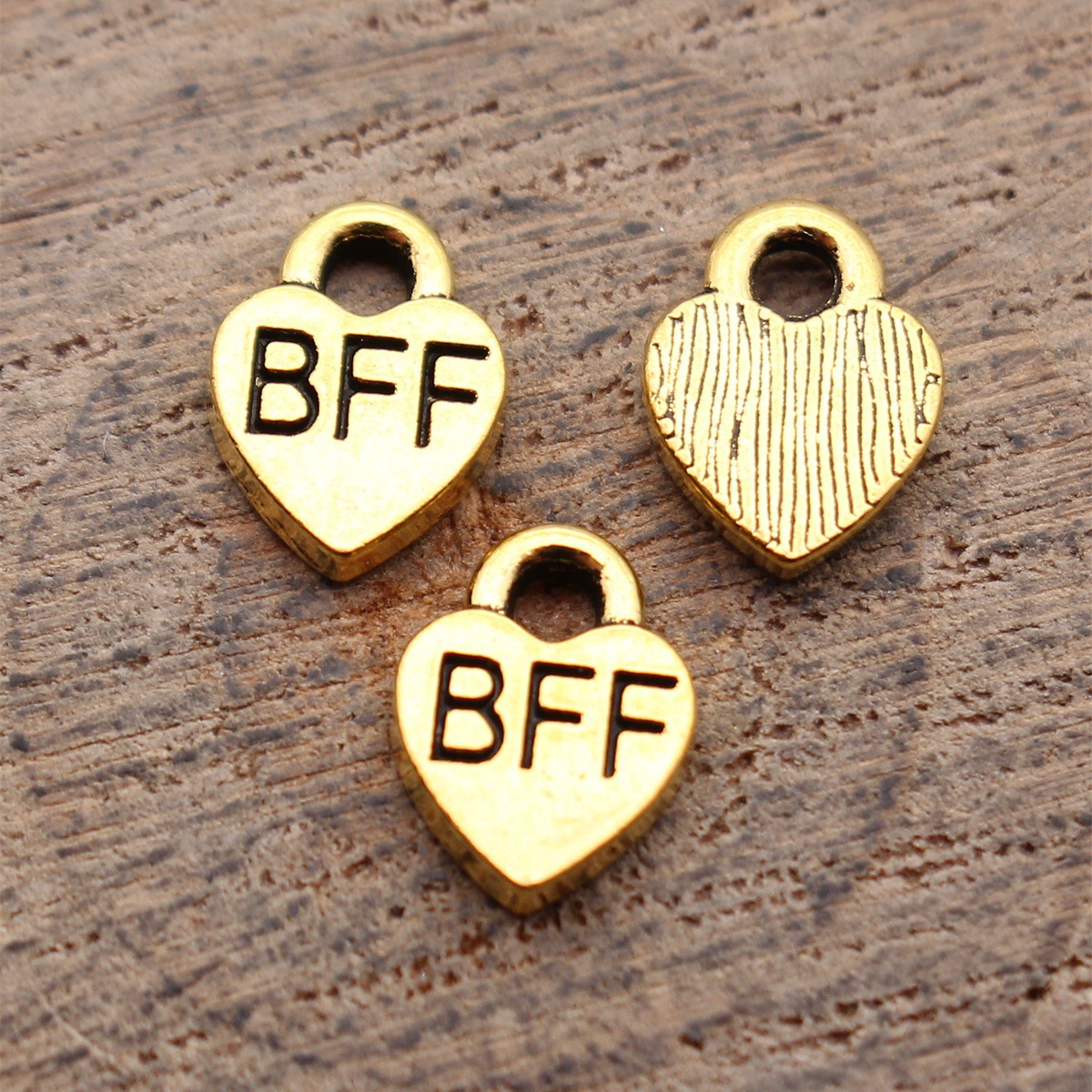 40 Piezas de Dijes de Corazón  - Vintage Fashion Stores reseña y precio