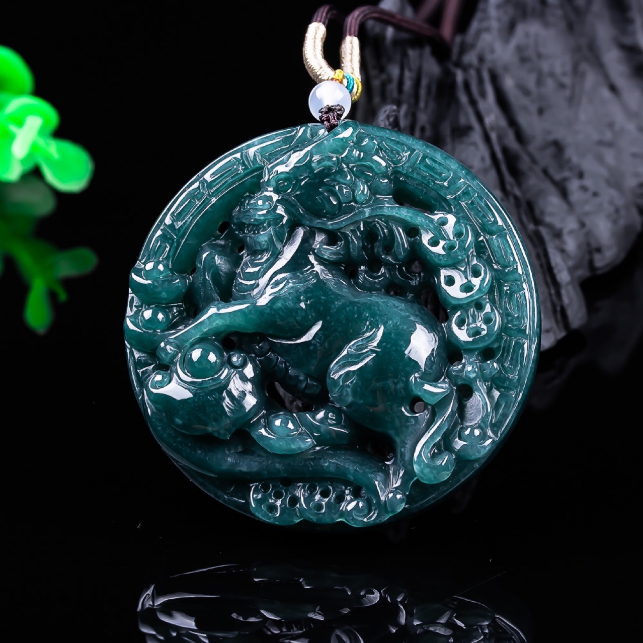 Colgante de Dragón de Jadeíta  - Vintage Fashion reseña y precio